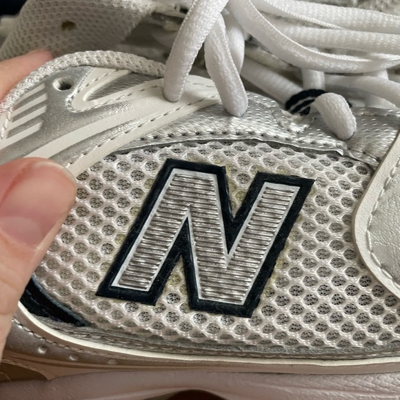 New Balance White and Navy 530 Shoes - Picture 3 of 12